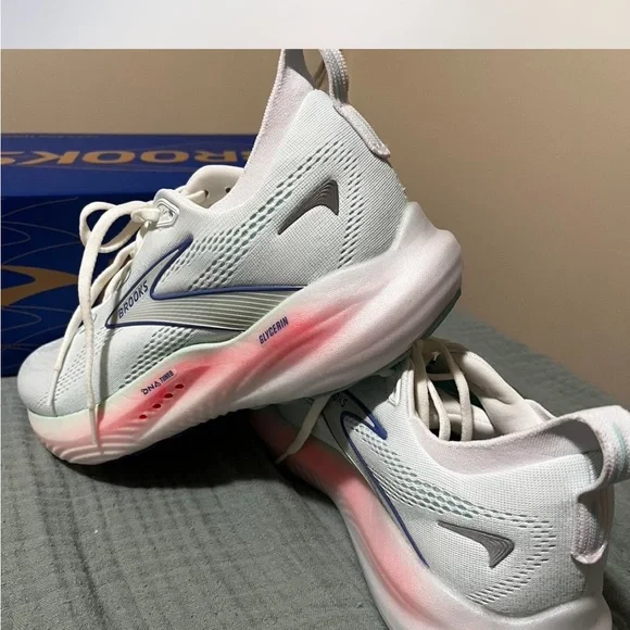 Brooks Womens glycerin 22 new with tags - Picture 2 of 7